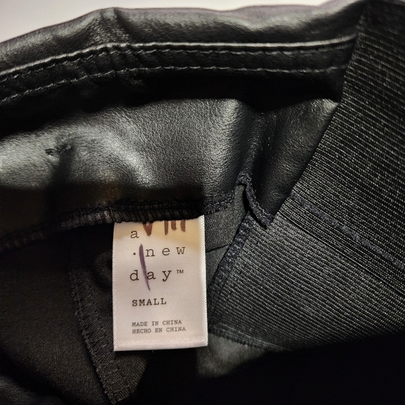 A New Day Small Pleather Skinny Pants Elastic Waist Black - Picture 3 of 3